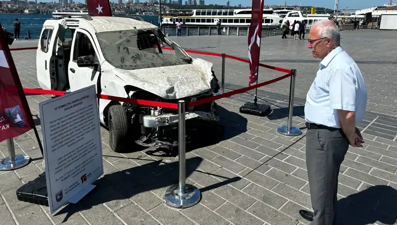 15 Temmuz'un Unutulmaz Anı: Tankların Ezdiği Araçlar Sergisi Açıldı