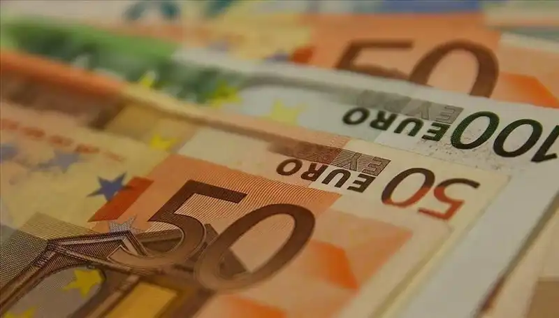 Euro, Ekonomik Gelişmelerle Zirveden Gerilemeye Başladı