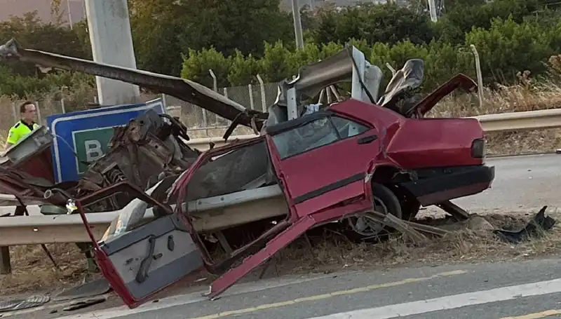 Tehlikeli Kaza: Hurdaya Dönüşen Araçtan Fırlayıp Hayatını Kaybetti