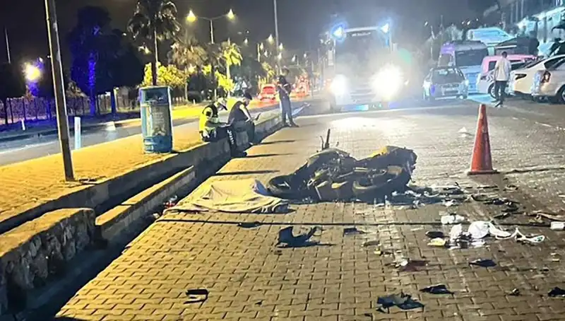 Alanya'da Motosiklet Kazası: Hayat Kurtaran Anlar ve Gözler Şahit Oldu