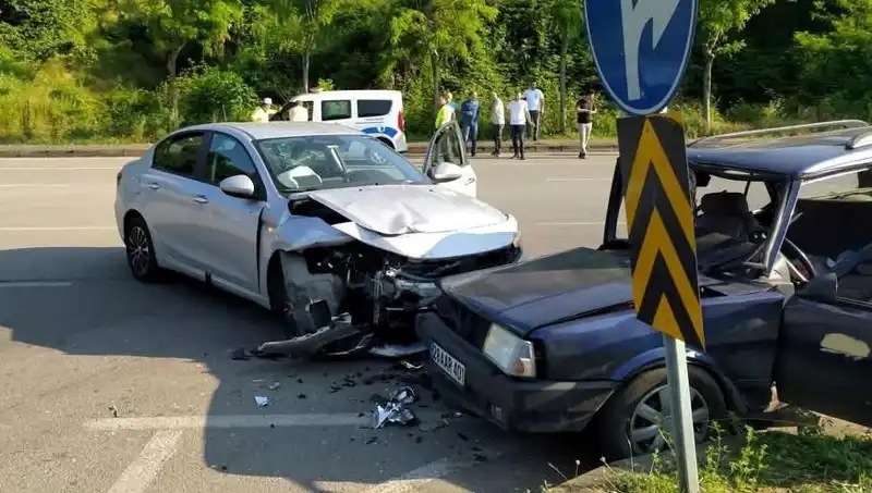 Görele'de Shocking Kaza: Sürücü Araç Camından Fırladı!
