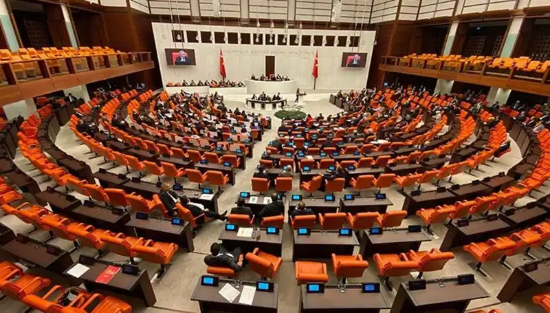 Emekliler için Tarihi Gelişme: İkramiye 4 Bin TL Olacak mı?