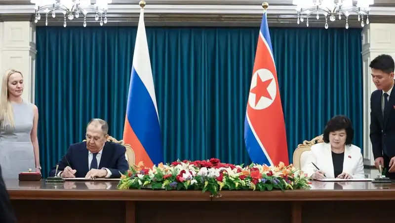 Rusya ve Kuzey Kore’den Tarihi Görüşme: Lavrov’un Mesajları Ne Anlama Geliyor?