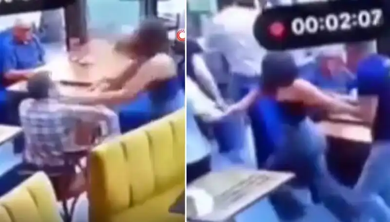 Garsona Tokat atan Adam, Restoranın Önünde Tekme Tokat Yedi