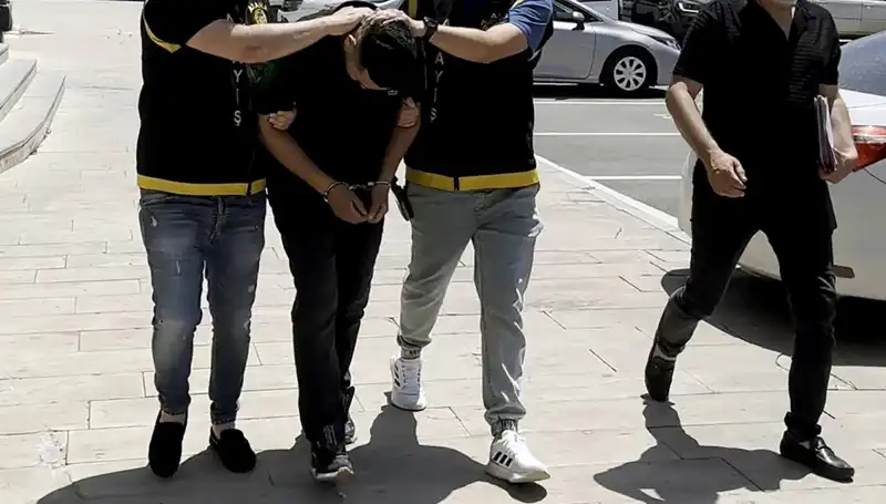 Mezarlıkta Skandal: Hırsız Suçüstü Yakalandı, Detaylar Şoke Ediyor!
