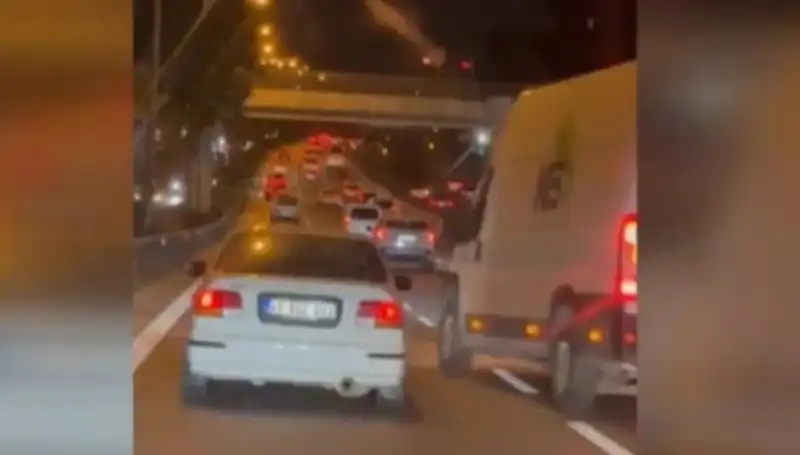 Tuzla'da Makas Terörü: Sürücü Yakalandı, İstanbul'da Olaylar Büyüyor