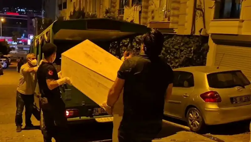 Esenyurt'ta Gizemli Bir Ölüm: Kadının Cesedi Bulundu