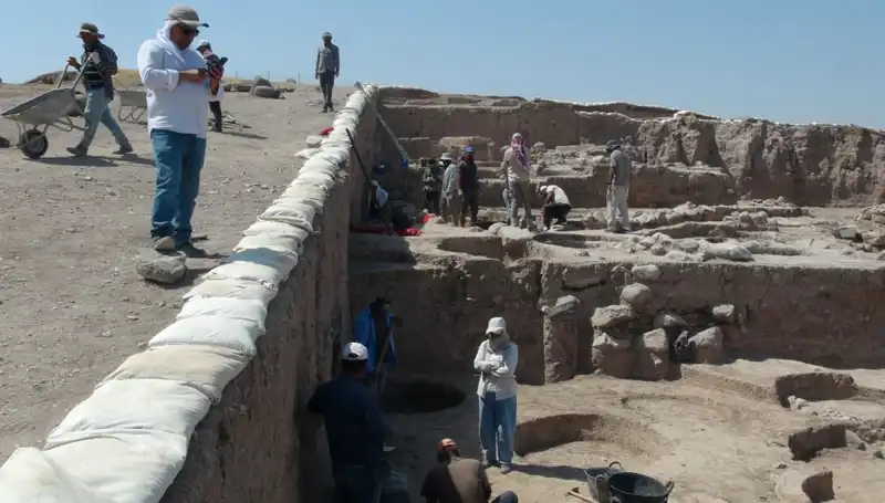 Oylum Höyük'teki Kazı Çalışmaları Sıcak Havalara Rağmen Devam Ediyor