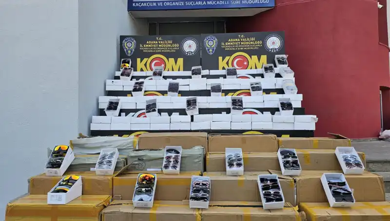 Adana'da Şok! 12 Bin Kaçak Güneş Gözlüğü Ele Geçirildi