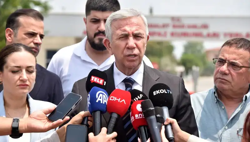 Mansur Yavaş, Antalya’da Muhittin Böcek’i Ziyaret Etti: İş Birliği Vizyonu