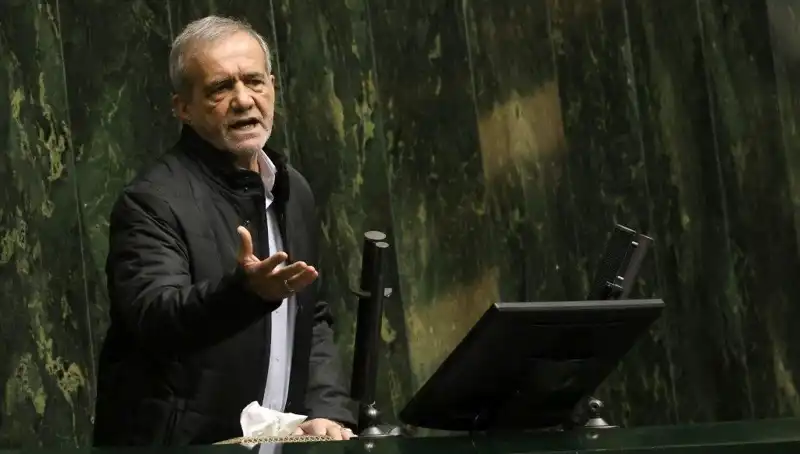 İran Cumhurbaşkanı Yardımcısı’nın Lüks Seyahati Kriz Ortasında Halkı Kızdırdı