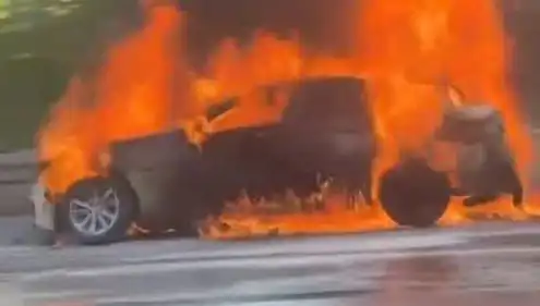 15 Temmuz Şehitler Köprüsü'nde Araç Yangını! Korkutan Anlar ve Ekiplerin Müdahalesi
