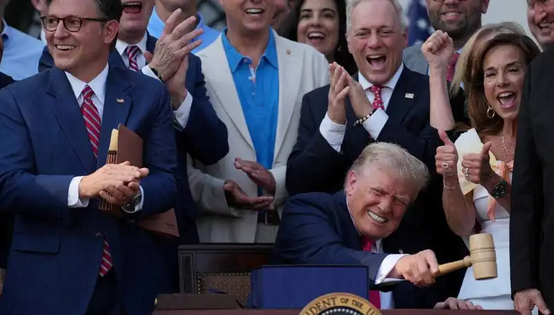 Trump, “Büyük, Güzel Yasa Tasarısı”nı İmzaladı: Devrim Niteliğinde Değişiklikler