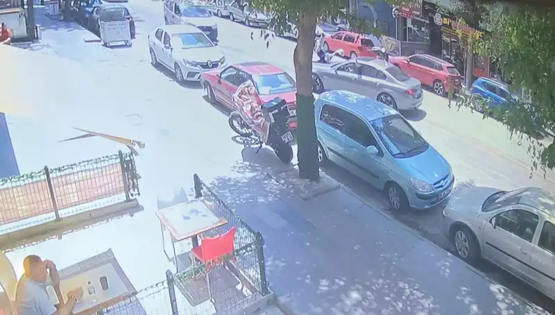 Güvenli Geçiş İçin Dikkat! Karşıdan Karşıya Geçerken Araba Çarptı
