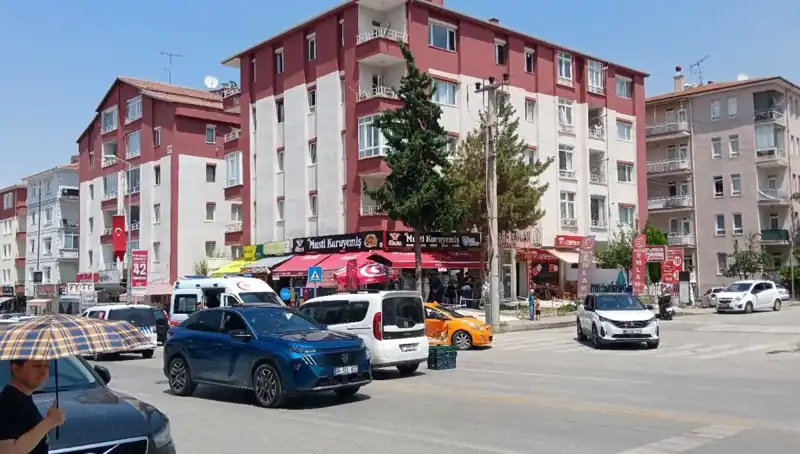 Taksi ve Otomobil Çarpıştı: Kaza Anının Ardındaki Gerçekler