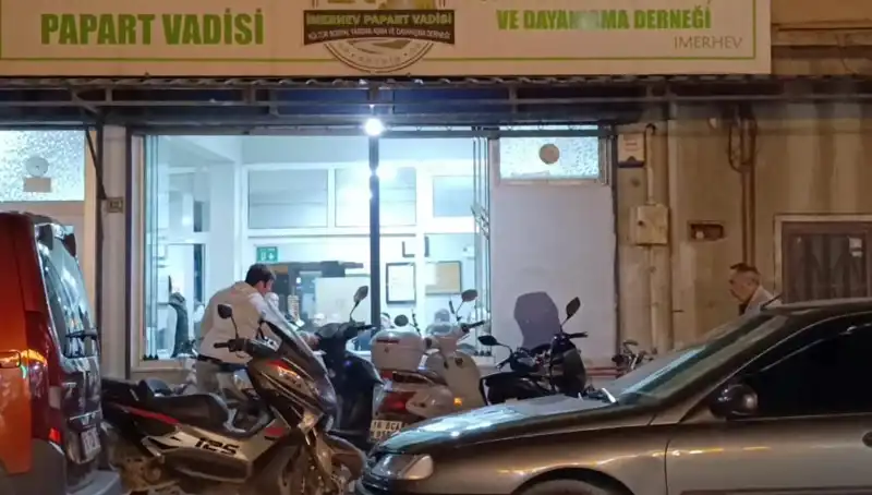 Lokalde Bıçaklı Kavga: Eğlence Mekanı Kanlı Bir Savaş Alanına Döndü