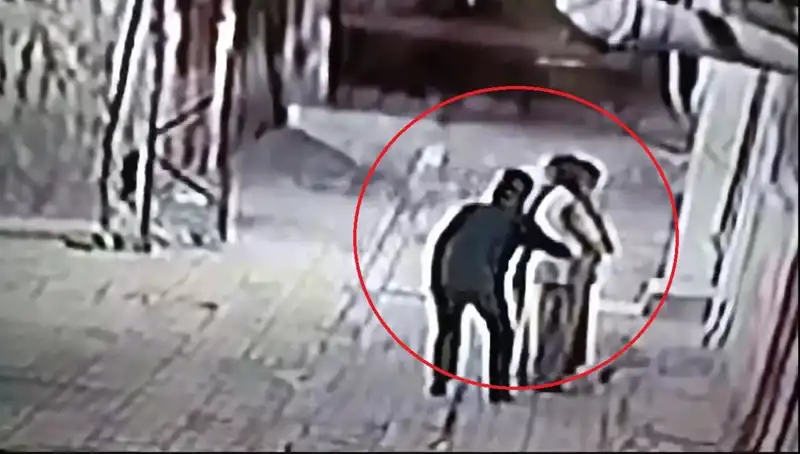 Kapkaççılara Operasyon: Polisler Pazarcı ve Simitçi Kılığına Girdi!