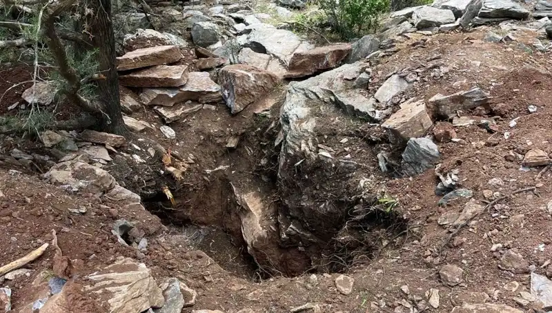 Eski Vali ve Emekli Albay Define Peşinde Yakalandı: Şok Eden Olay!