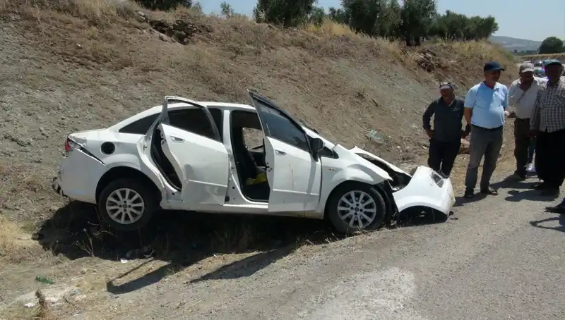 Kilis'te Trajik Kaza: İki Otomobil Çarpıştı, Yaralılar Hastaneye Kaldırıldı