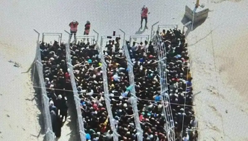 Gazze'deki Görüntüler: Nazi Kamplarına Benzerliği Tartışma Yarattı