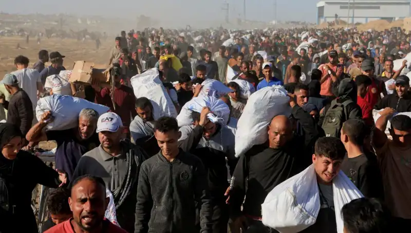 Han Yunus'ta Gelişen Olaylar: İsrail Ordusu Kuşatma İçin 15 Kilometrelik Koridor Açtı