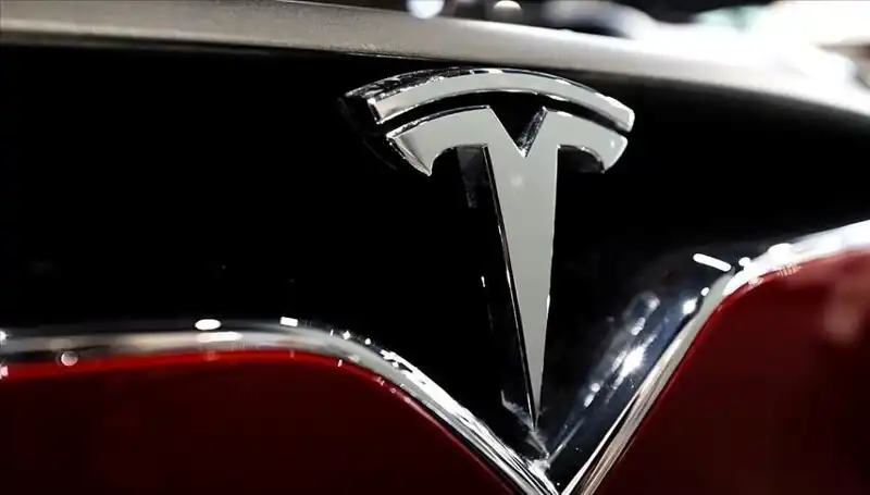Tesla’da Ucuz Model Tartışmaları Sürüyor: FSD Beklentileri Hala Karşılanmadı!
